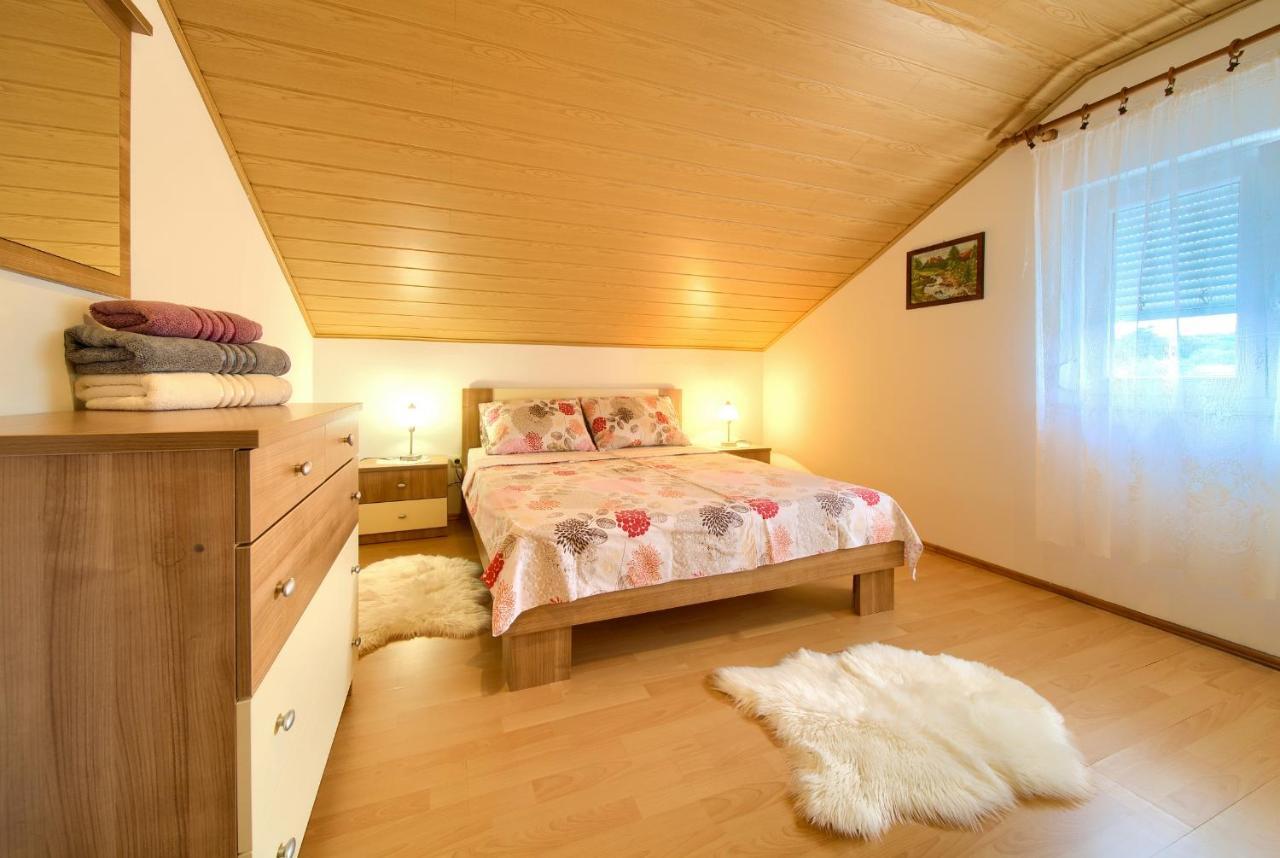 Apartment Mladen Krk Town Luaran gambar