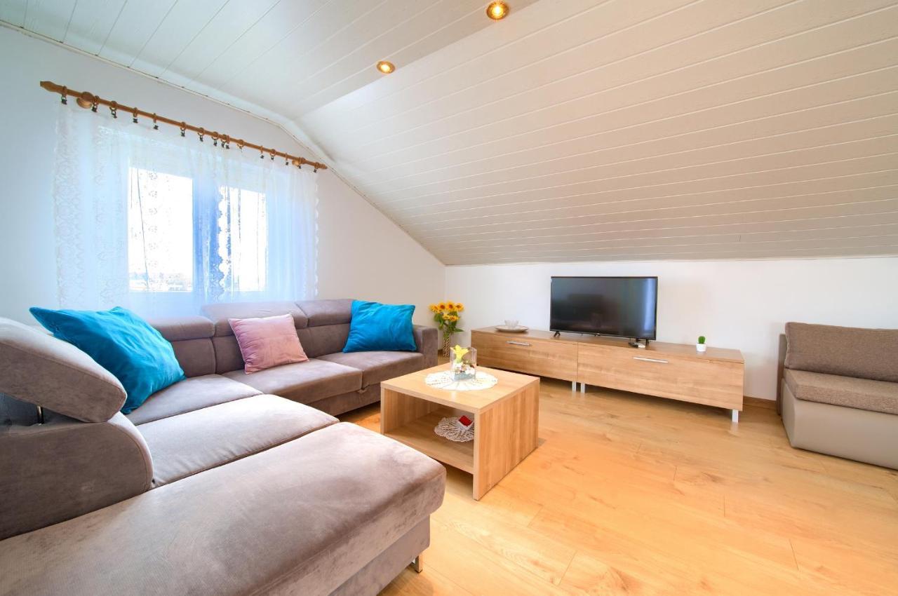Apartment Mladen Krk Town Luaran gambar