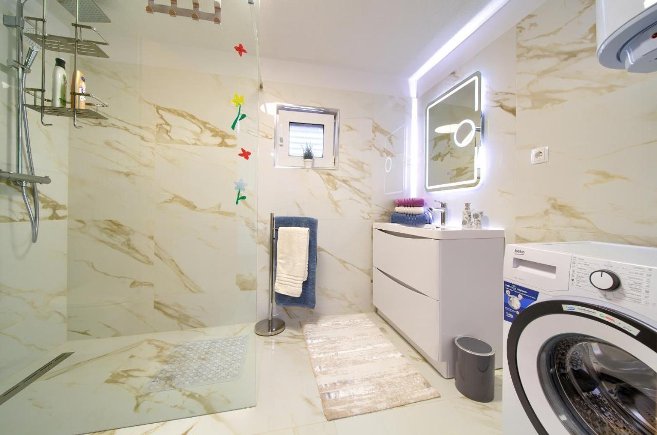 Apartment Mladen Krk Town Luaran gambar