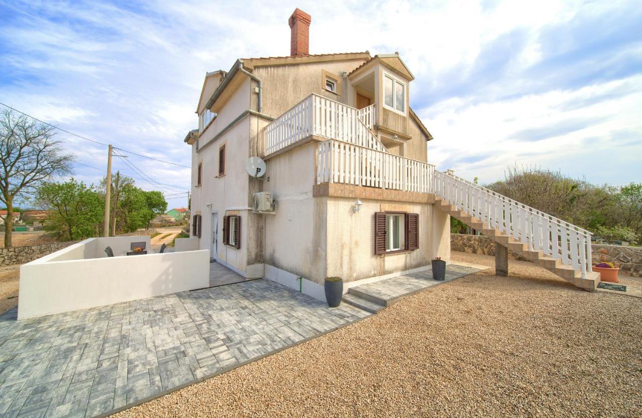 Apartment Mladen Krk Town Luaran gambar