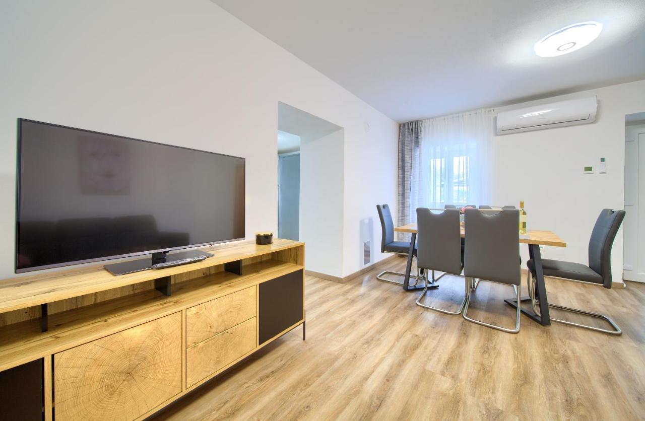 Apartment Mladen Krk Town Luaran gambar