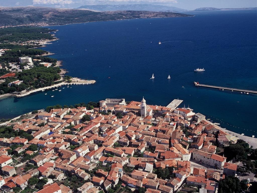 Apartment Mladen Krk Town Luaran gambar