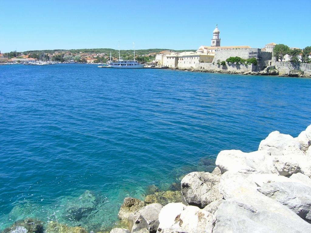 Apartment Mladen Krk Town Luaran gambar